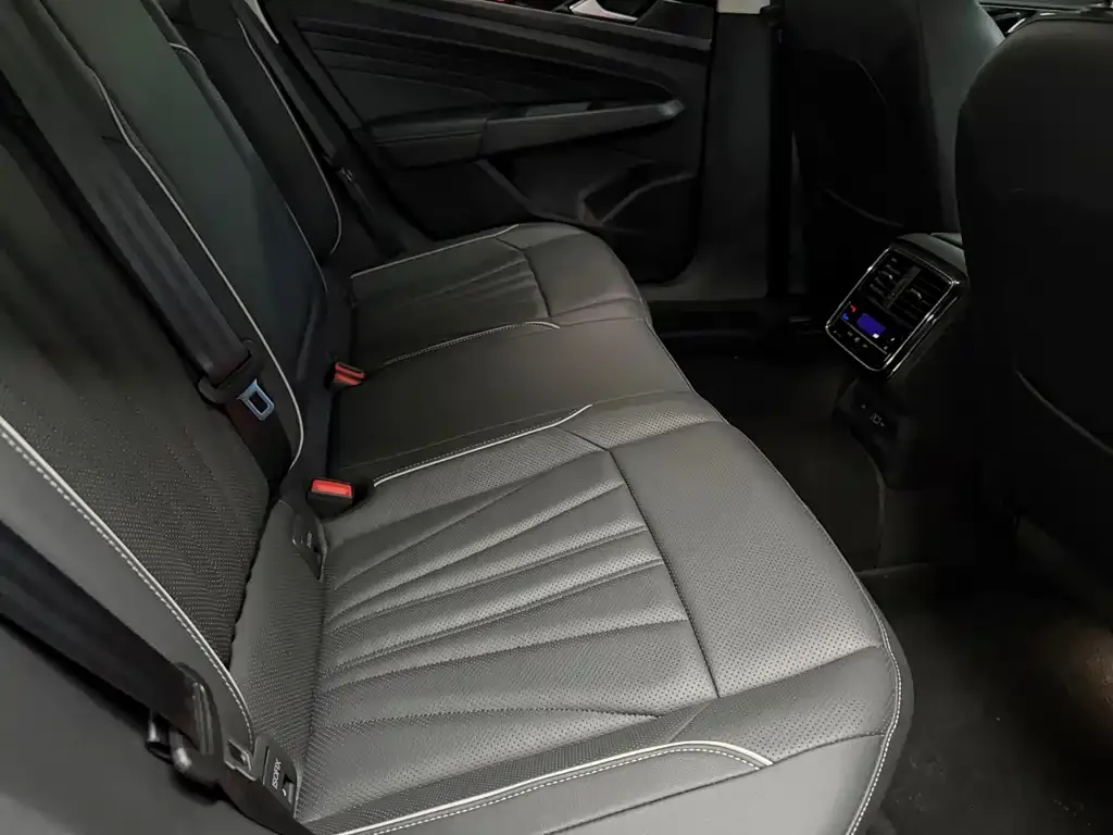 Volkswagen Passat — фото 3
