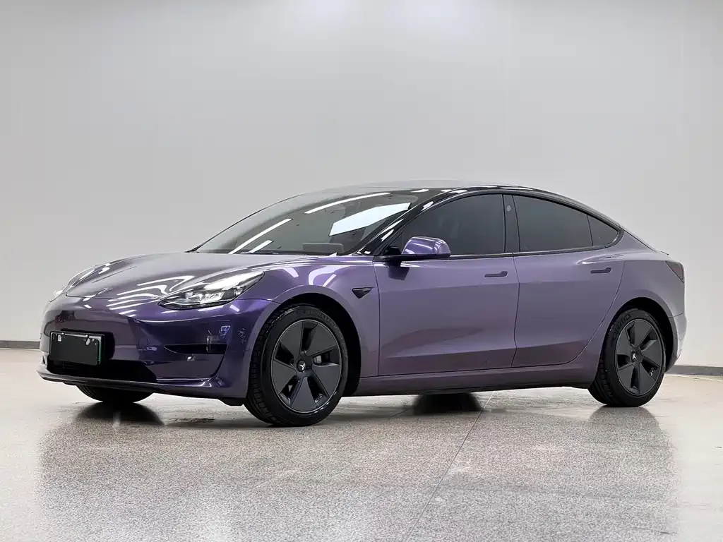 Tesla Model 3 — фото 1
