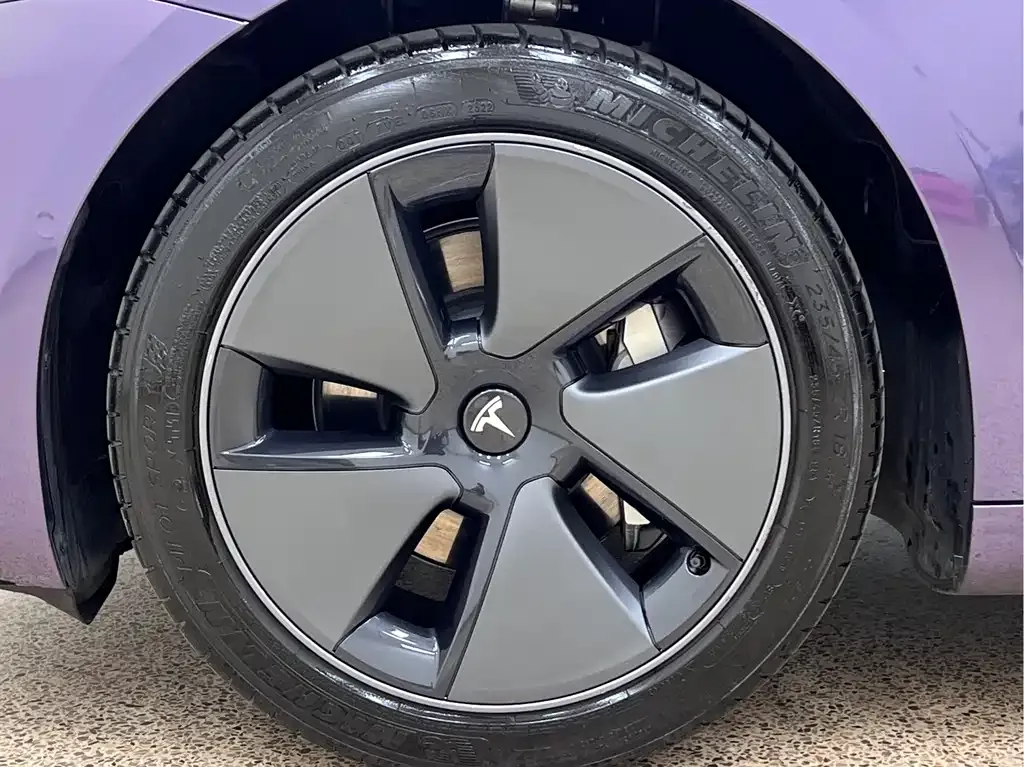 Tesla Model 3 — фото 5