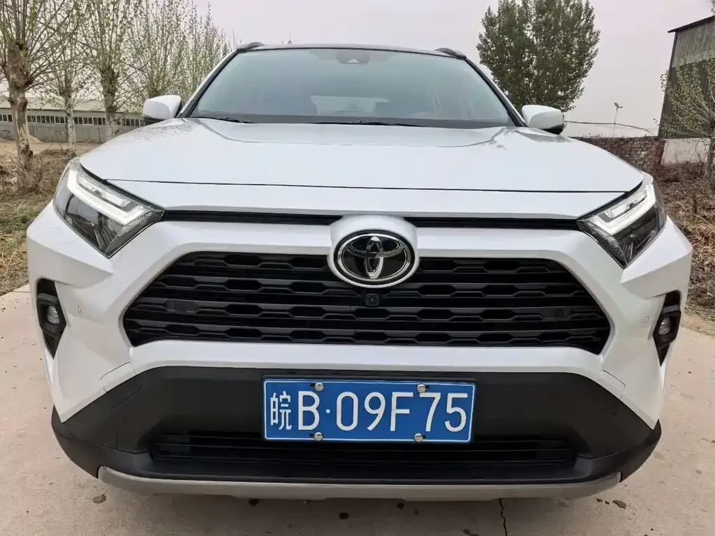 Toyota RAV4 — фото 5