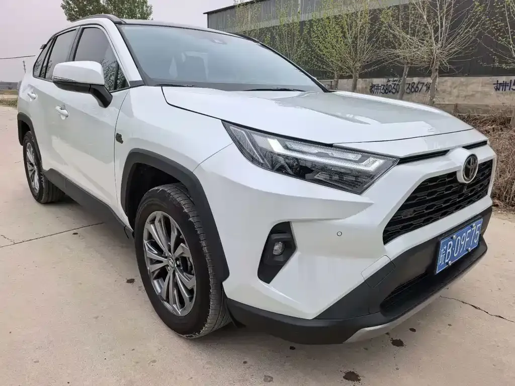 Toyota RAV4 — фото 9