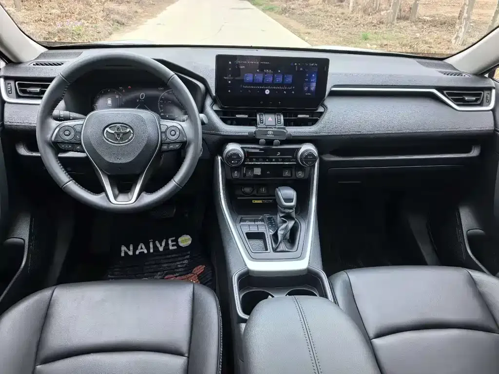 Toyota RAV4 — фото 3
