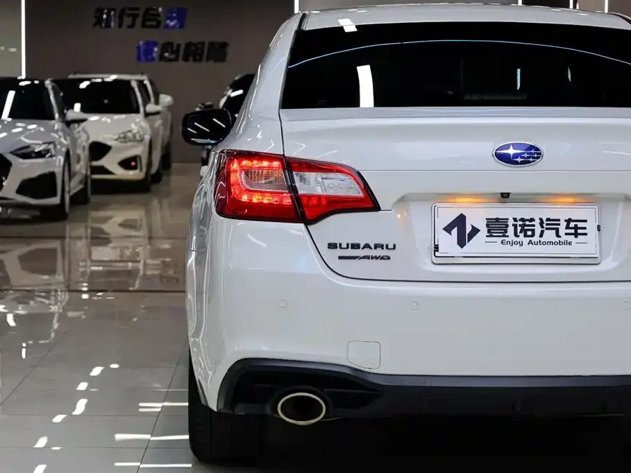 Subaru Legacy 2021 из CN, фото 4