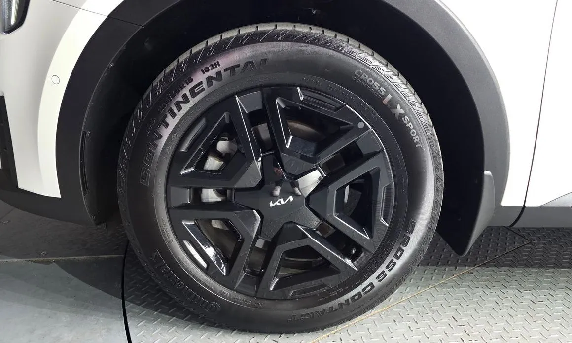 Kia Sorento — фото 8