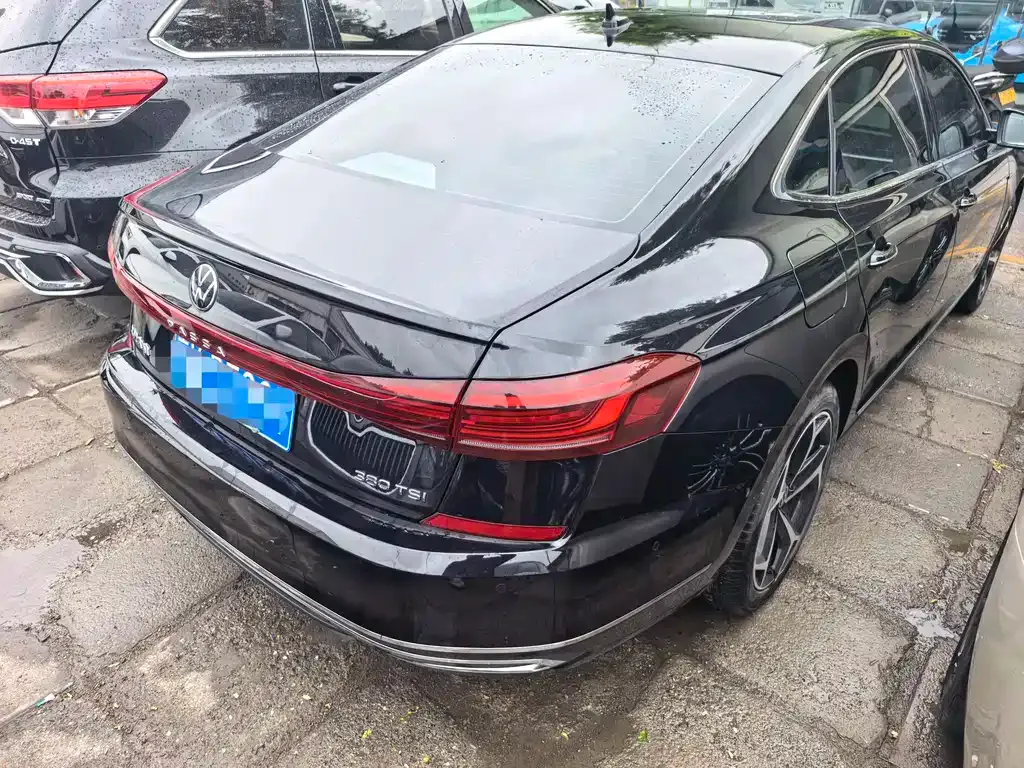 Volkswagen Passat — фото 10