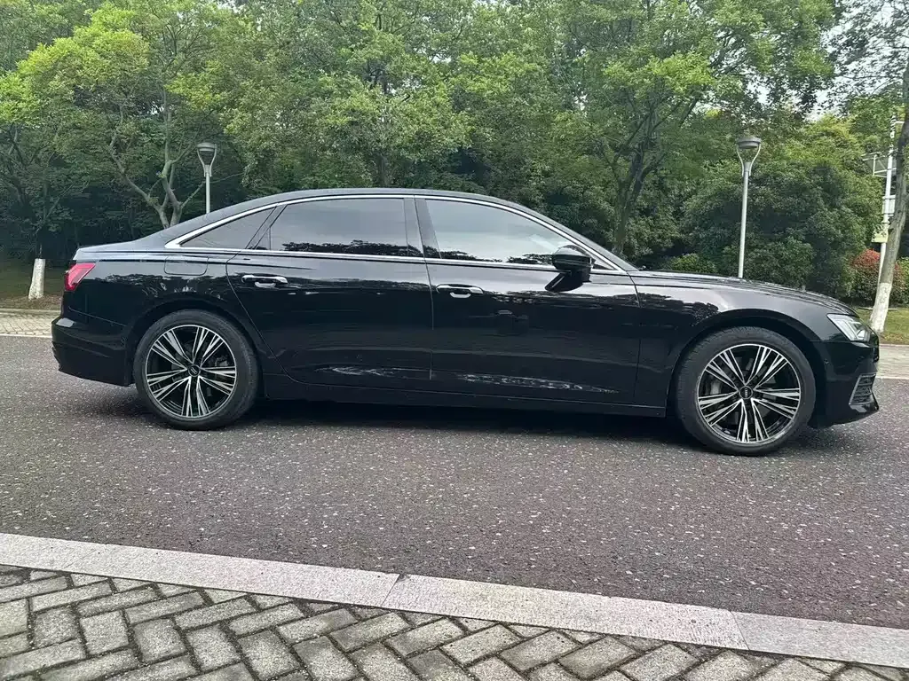 Audi A6L — фото 5
