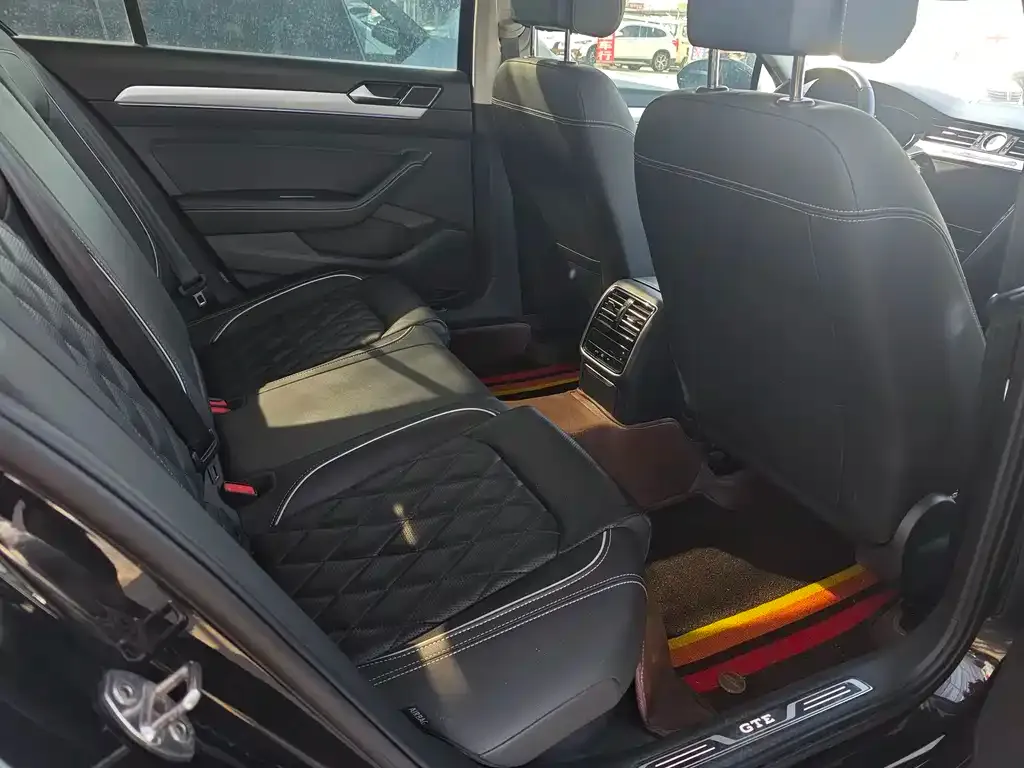 Volkswagen Magotan GTE PHEV 2023 из CN, фото 3