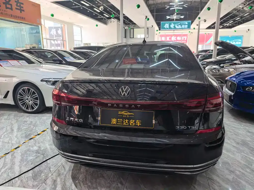 Volkswagen Passat — фото 10