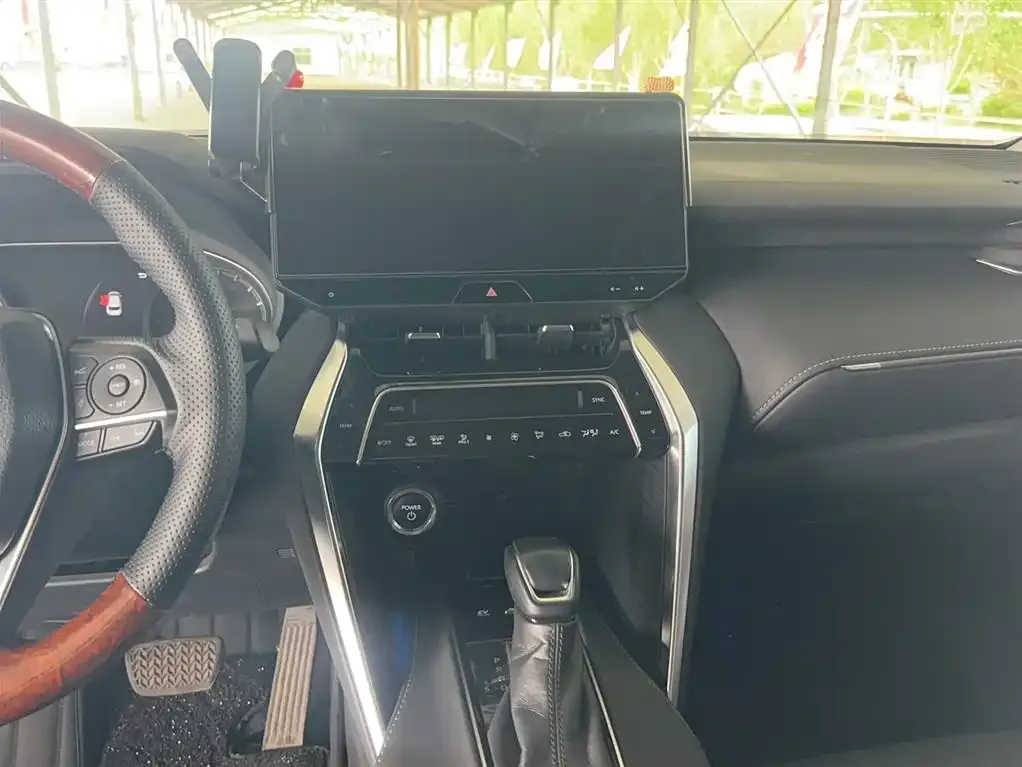 Toyota Harrier — фото 6