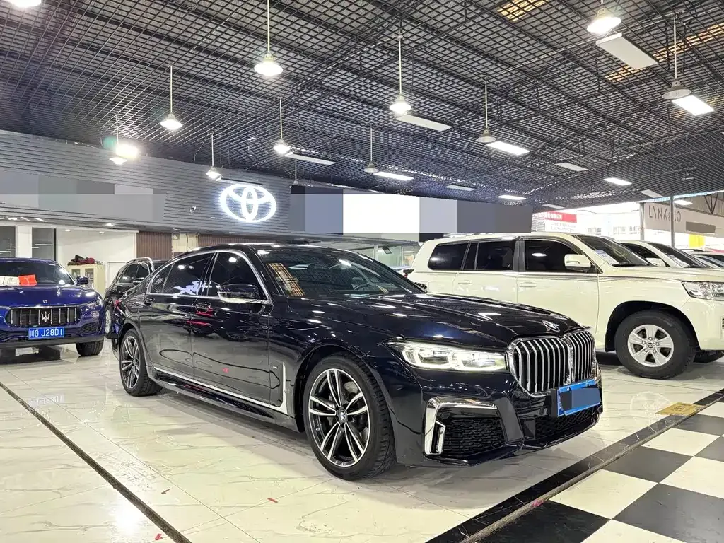 BMW 7 Series 2021 из CN, фото 10