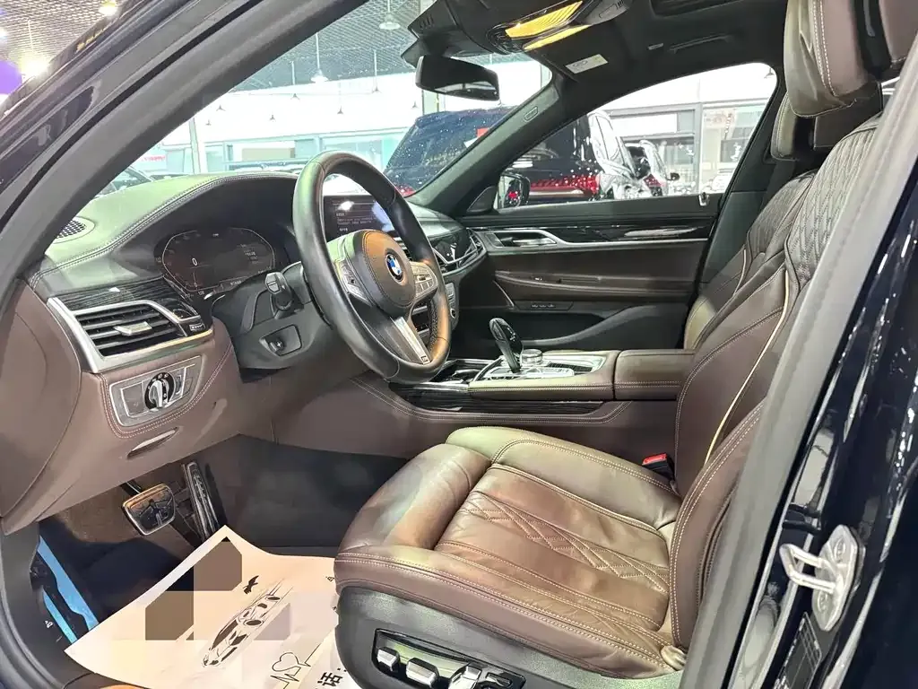 BMW 7 Series 2021 из CN, фото 8
