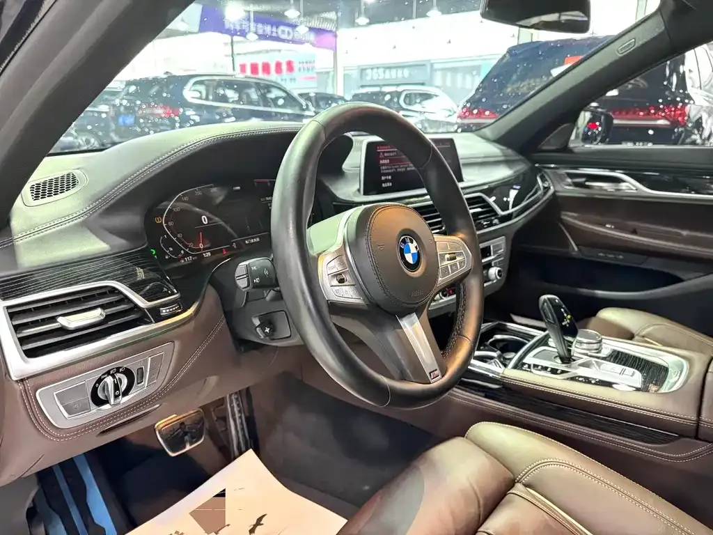 BMW 7 Series 2021 из CN, фото 6
