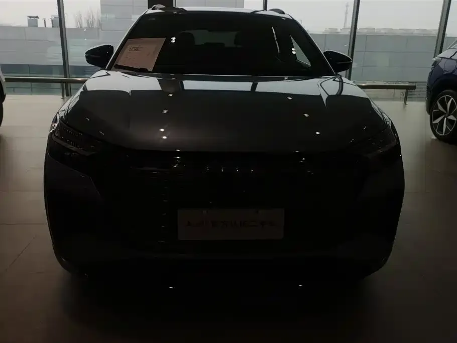 Audi Q4 e-tron — фото 2