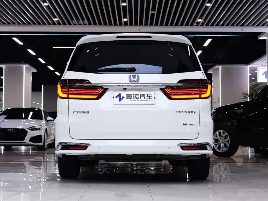 Honda Odyssey — фото 10