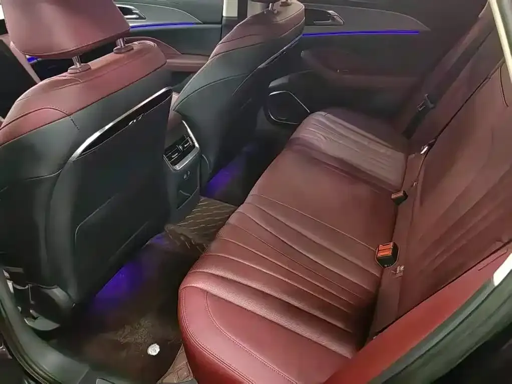 Hongqi H5 — фото 2