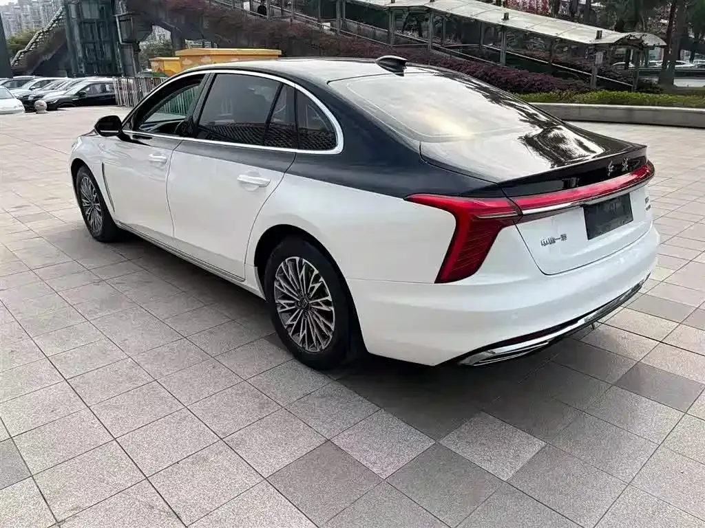Hongqi H5 — фото 9