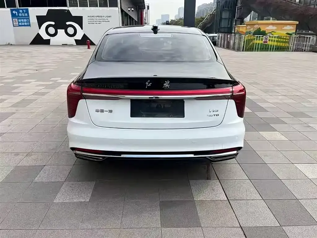 Hongqi H5 — фото 3