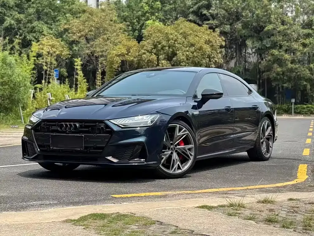Audi A7L — фото 1