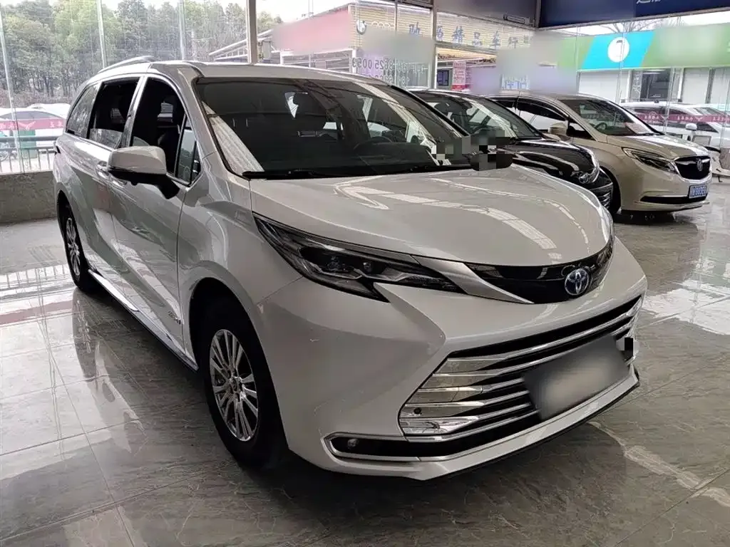 Toyota Sienna — фото 9