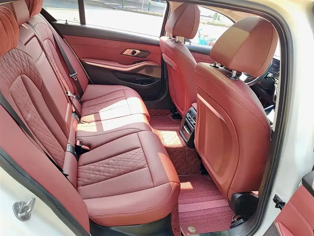 BMW 3 Series 2023 из CN, фото 9