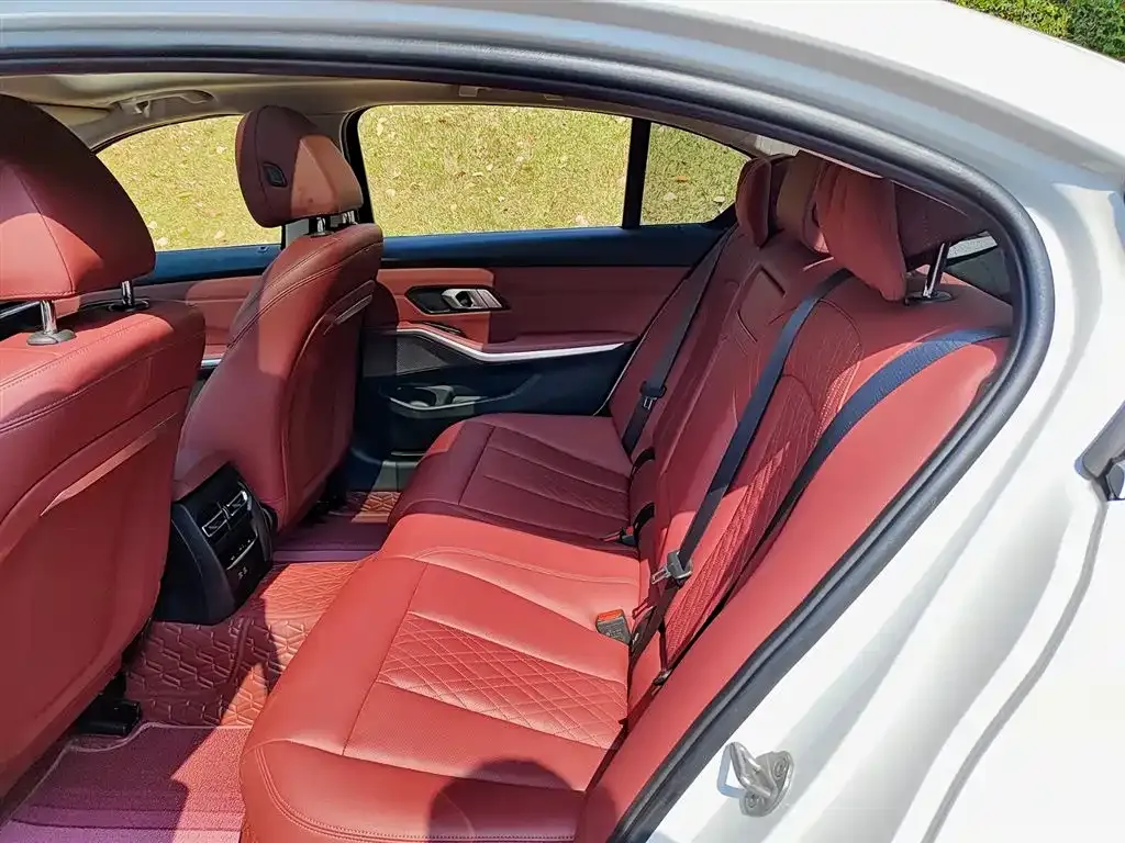 BMW 3 Series 2023 из CN, фото 8