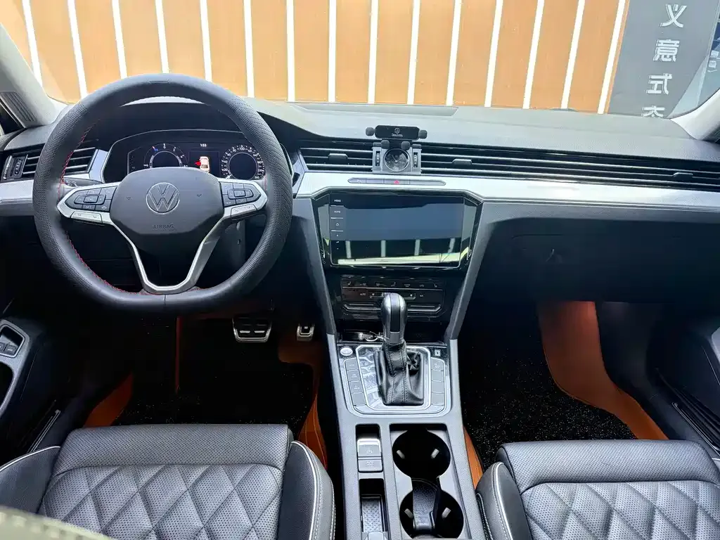 Volkswagen Magotan GTE PHEV 2023 из CN, фото 10