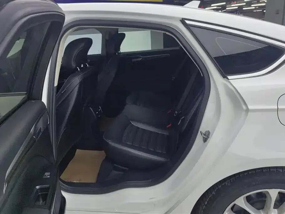 Ford Mondeo 2021 из CN, фото 9