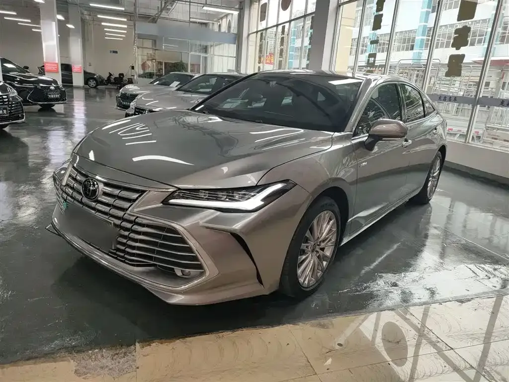 Toyota Avalon — фото 1