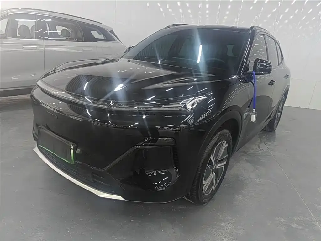 Geely Galaxy Xingjian 7 — фото 1