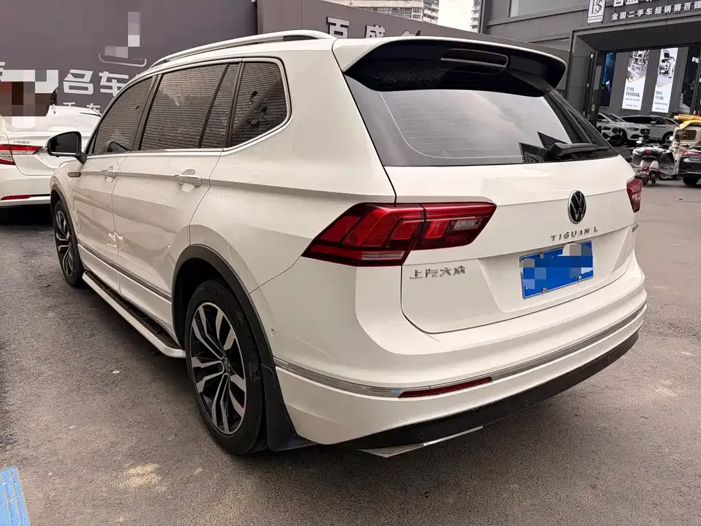 Volkswagen Tiguan L — фото 3