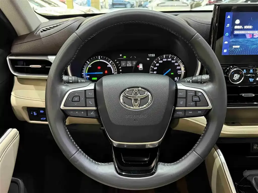 Toyota Highlander — фото 7