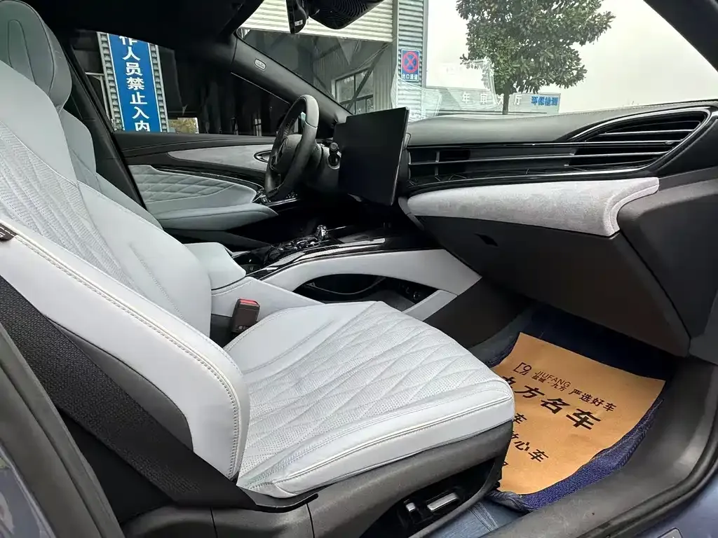 BYD Seal — фото 7