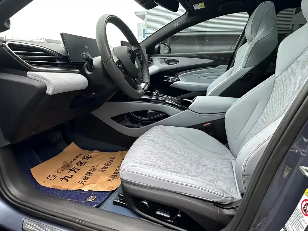 BYD Seal — фото 3