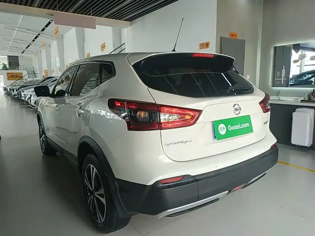 Nissan Qashqai — фото 5