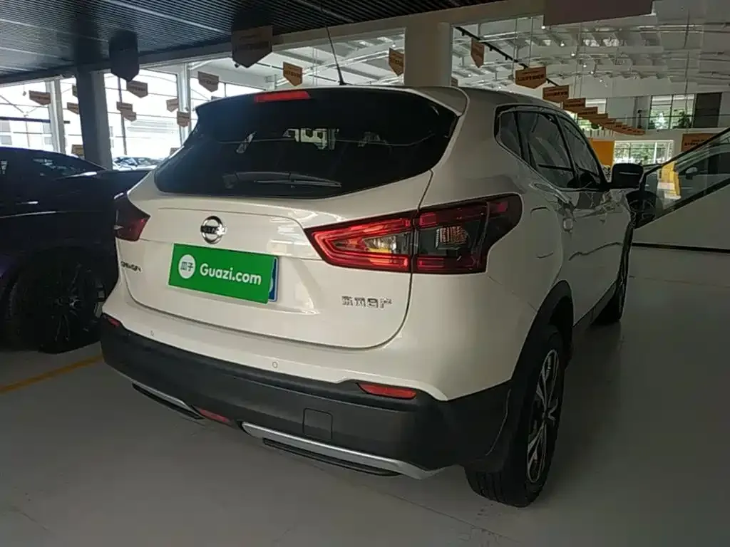 Nissan Qashqai — фото 10