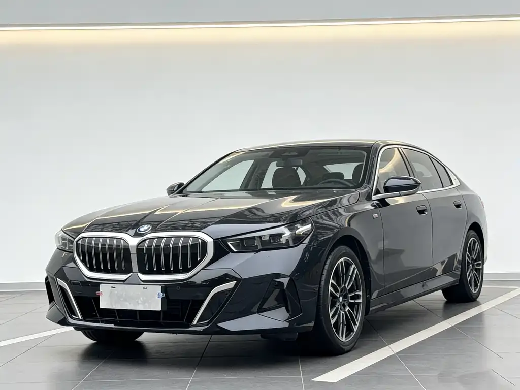 BMW 5 Series — фото 1