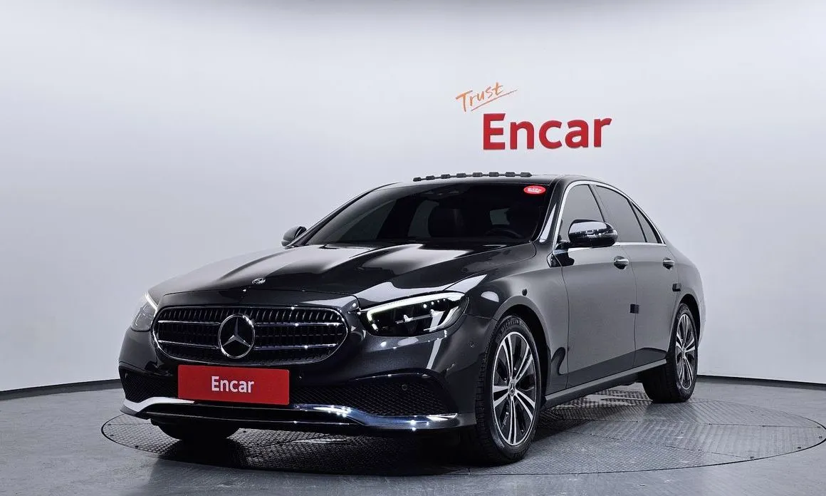 Mercedes-Benz E-Class — фото 1