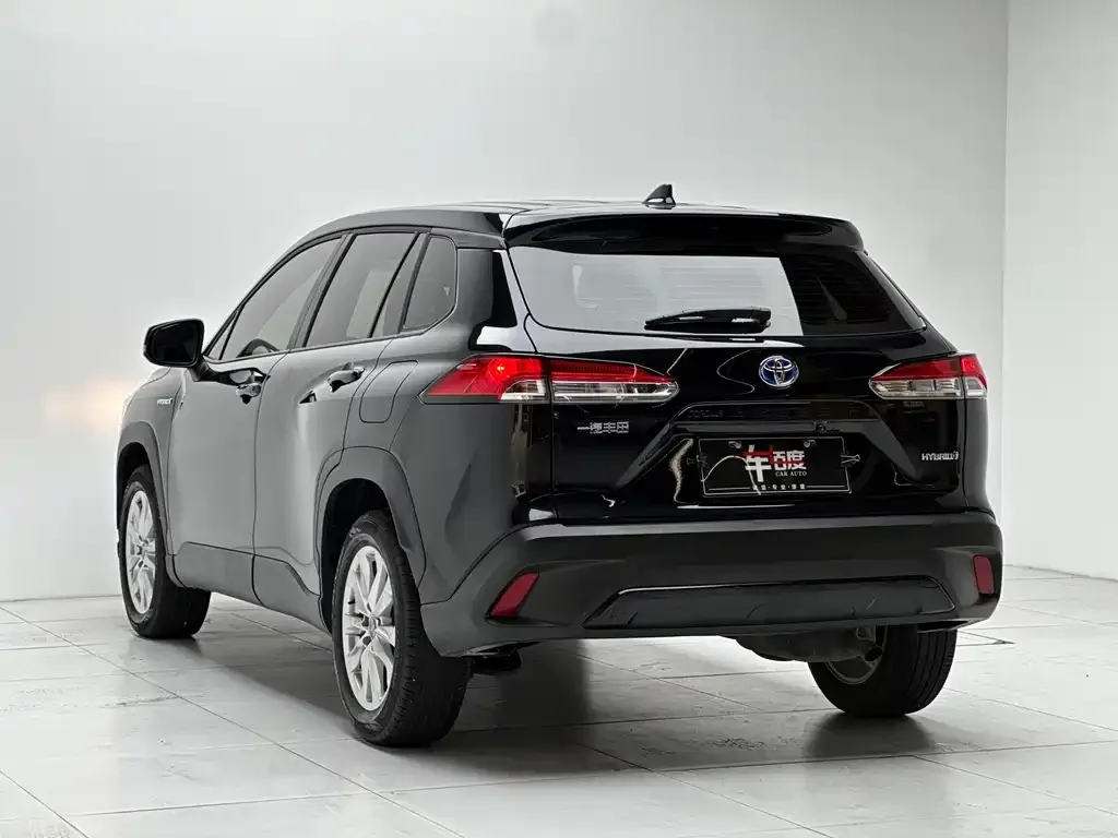 Toyota Corolla Cross 2024 из CN, фото 5