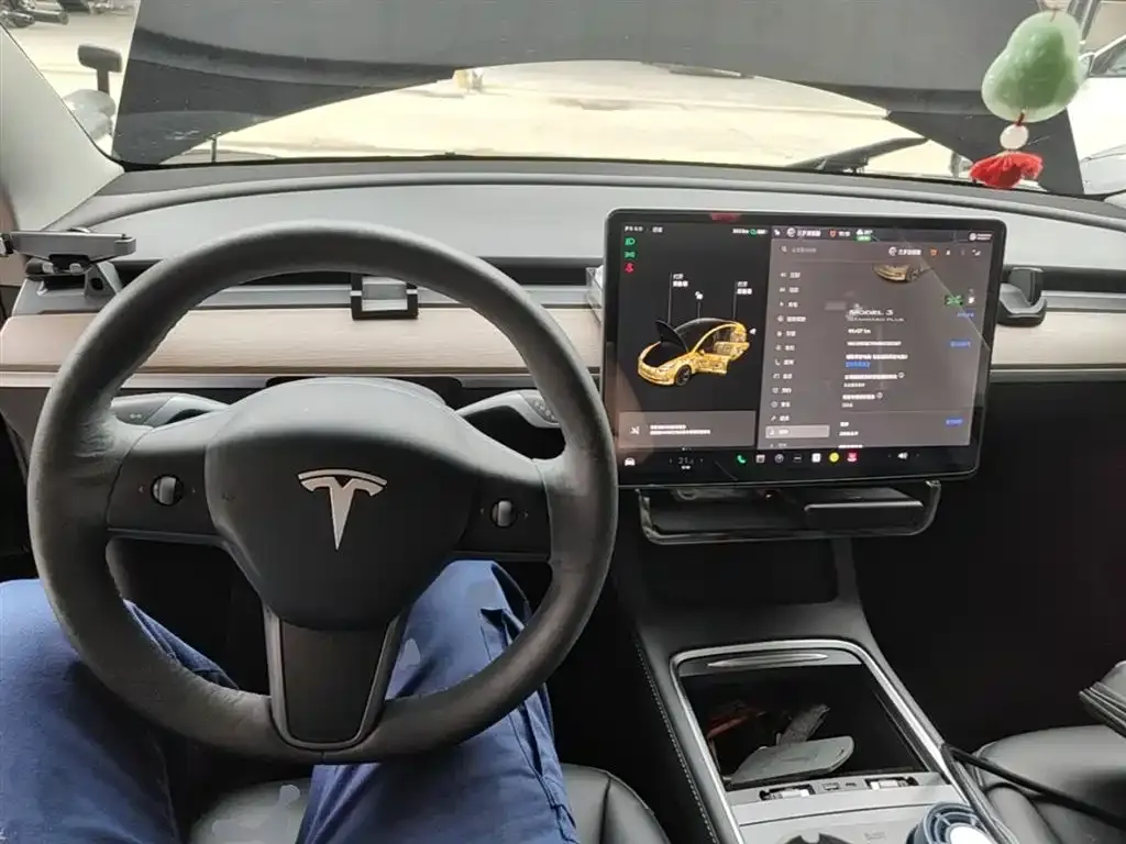 Tesla Model 3 — фото 4