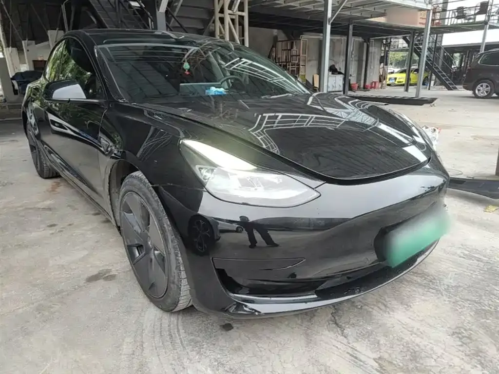 Tesla Model 3 — фото 10