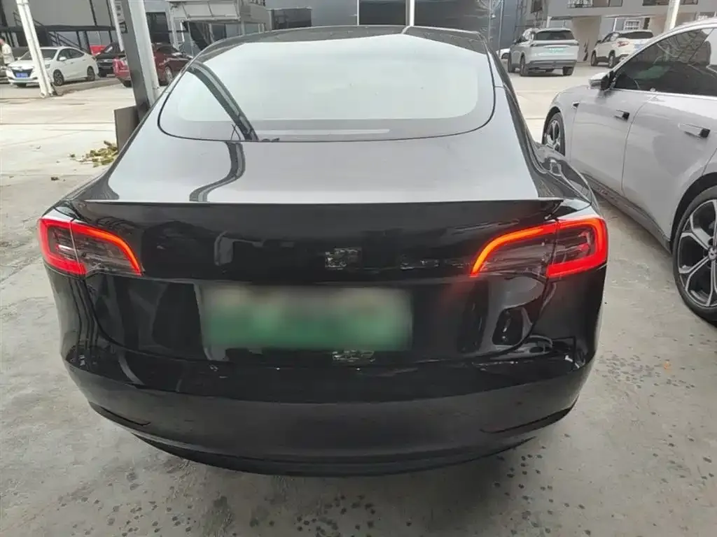 Tesla Model 3 — фото 3