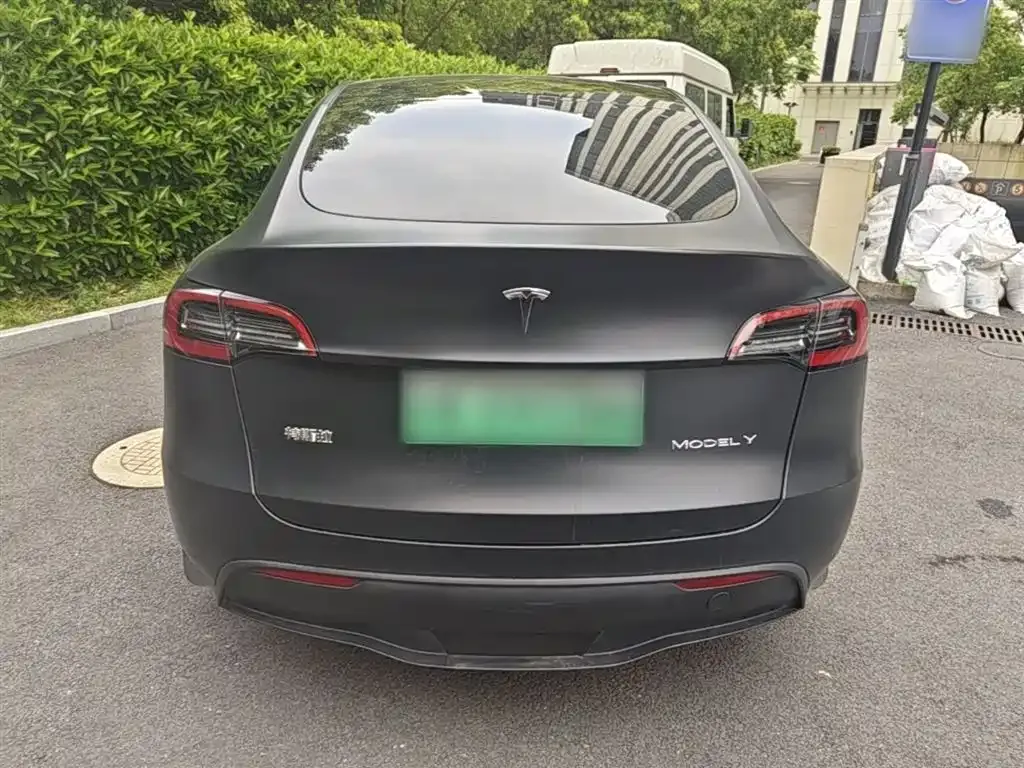 Tesla Model Y — фото 6