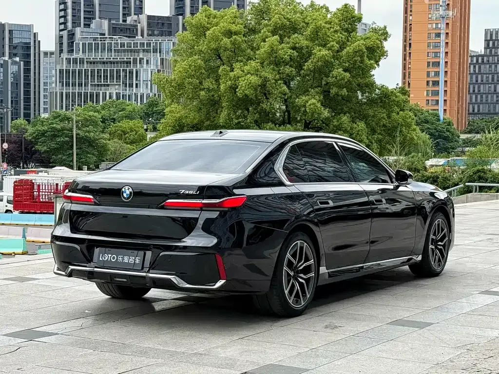 BMW 7 Series — фото 4