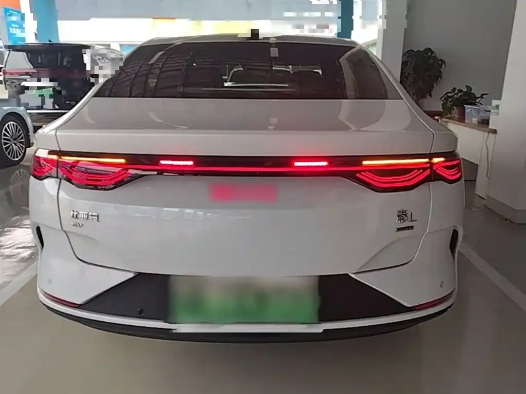 BYD Qin L — фото 2