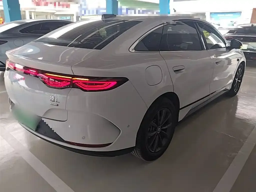 BYD Qin L — фото 4