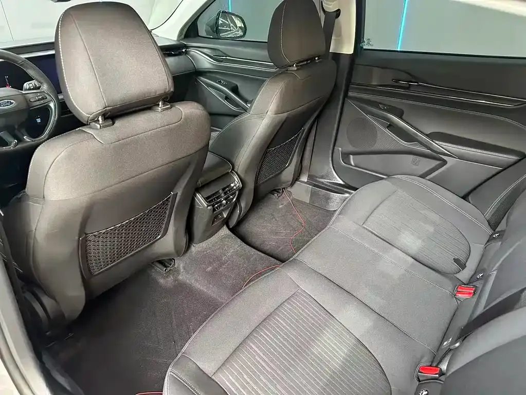 Ford Mondeo 2023 из CN, фото 10