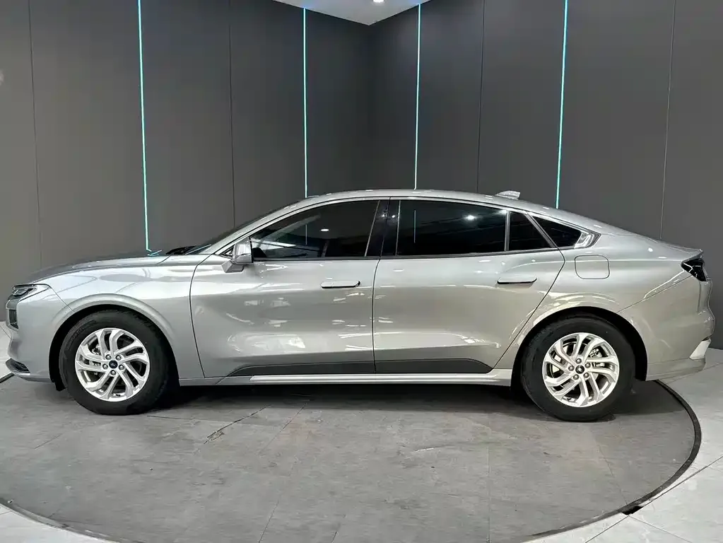 Ford Mondeo 2023 из CN, фото 6
