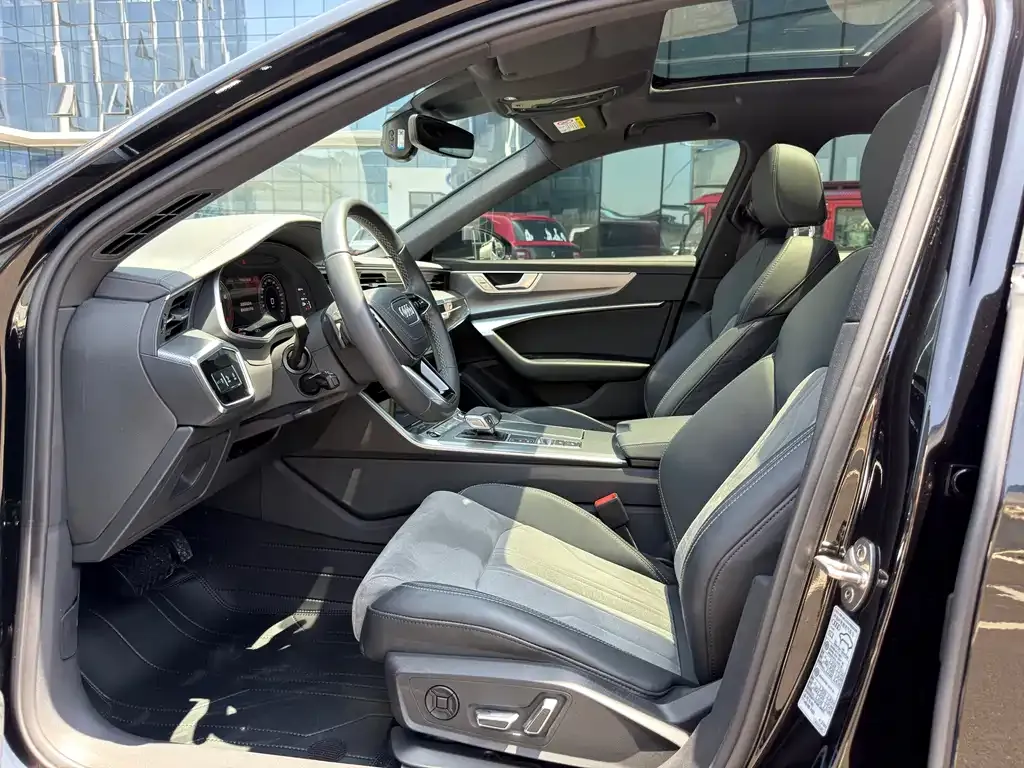 Audi A6L 2022 из CN, фото 9