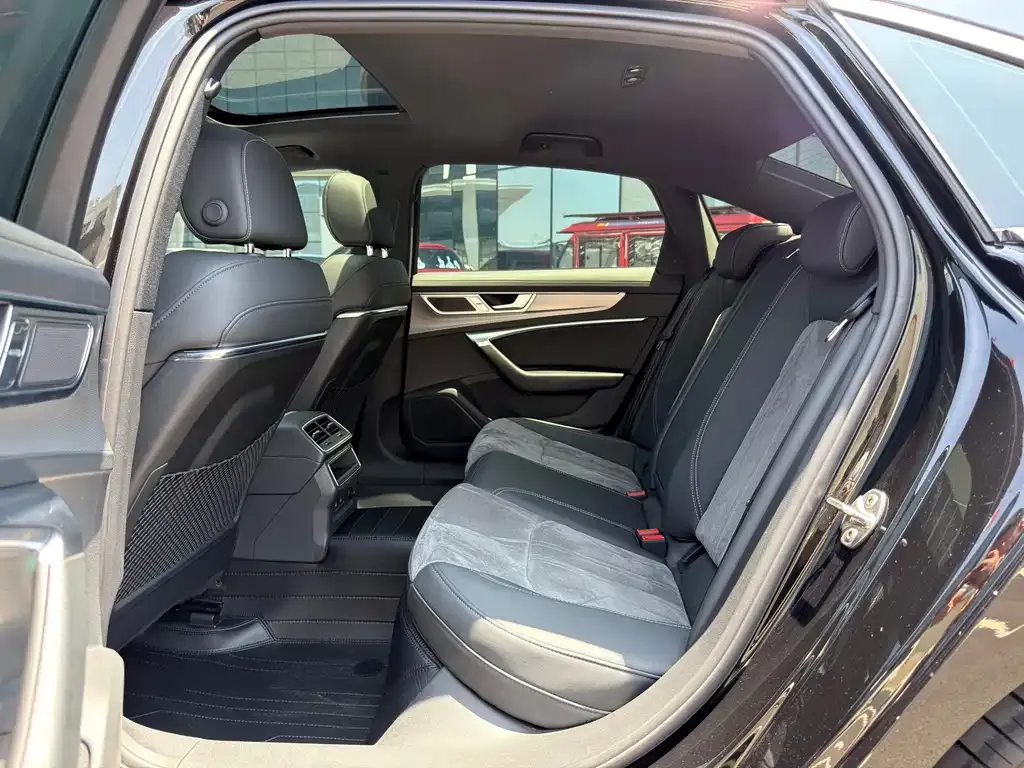 Audi A6L 2022 из CN, фото 3
