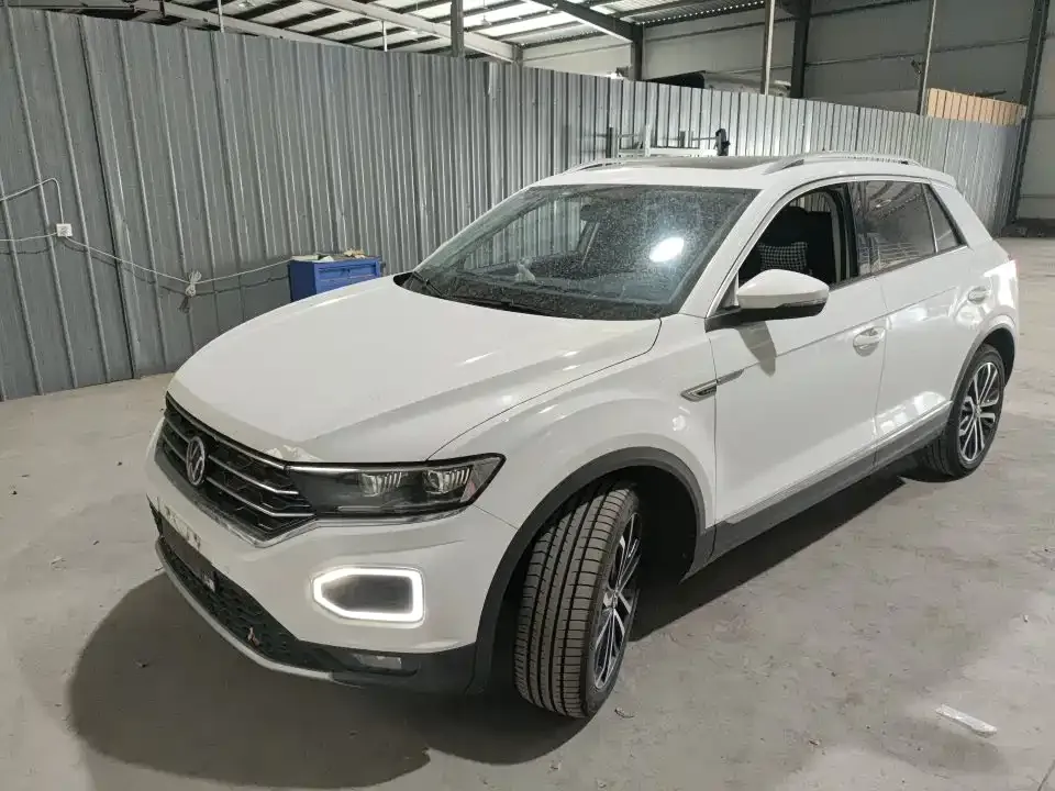 Volkswagen T-Roc — фото 1